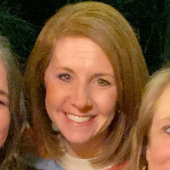 Meet your Posher, Cynthia - Picture 1 of 1